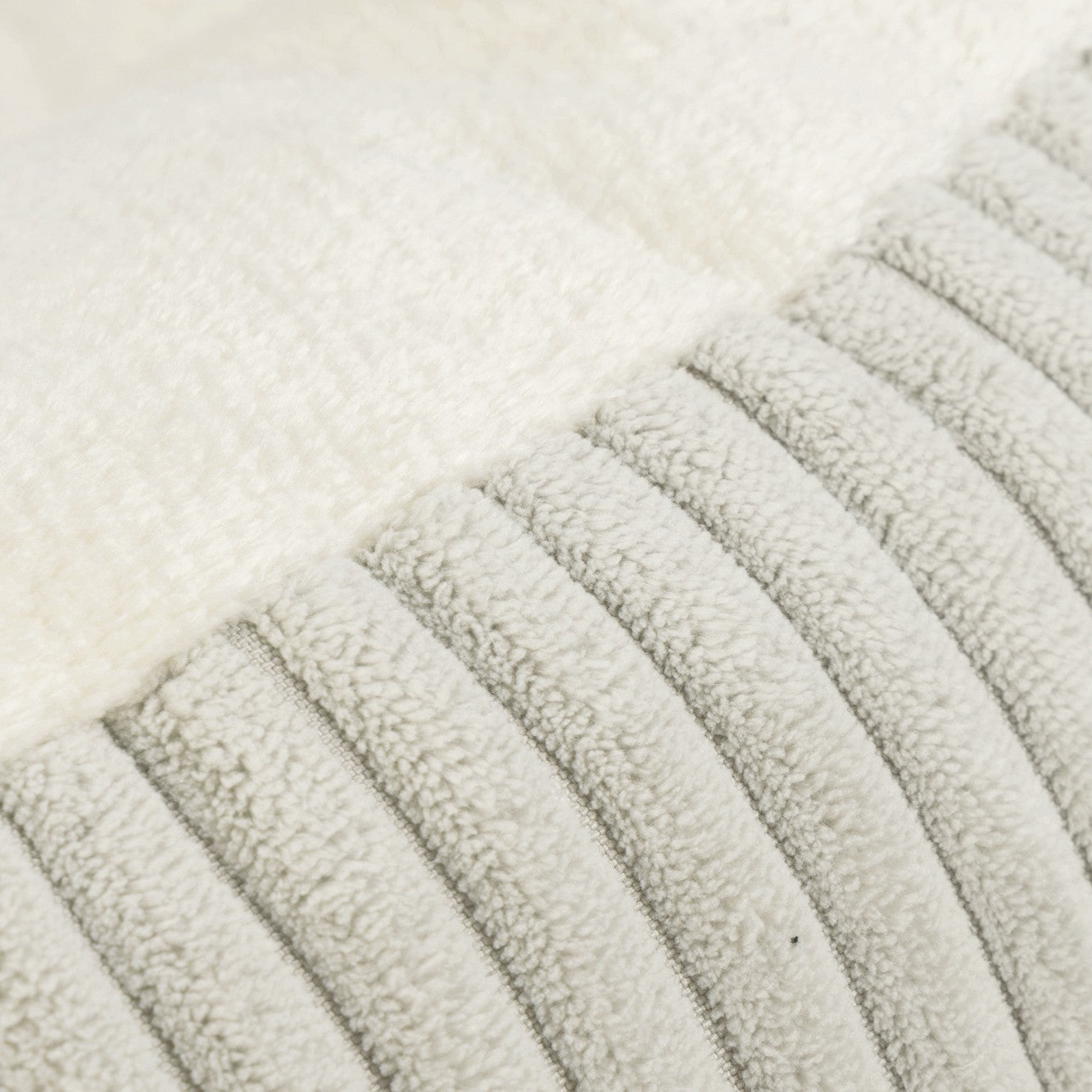 Coussin velours côtelé