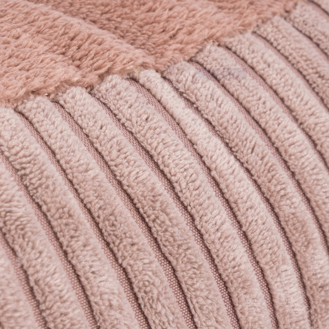 Coussin velours côtelé