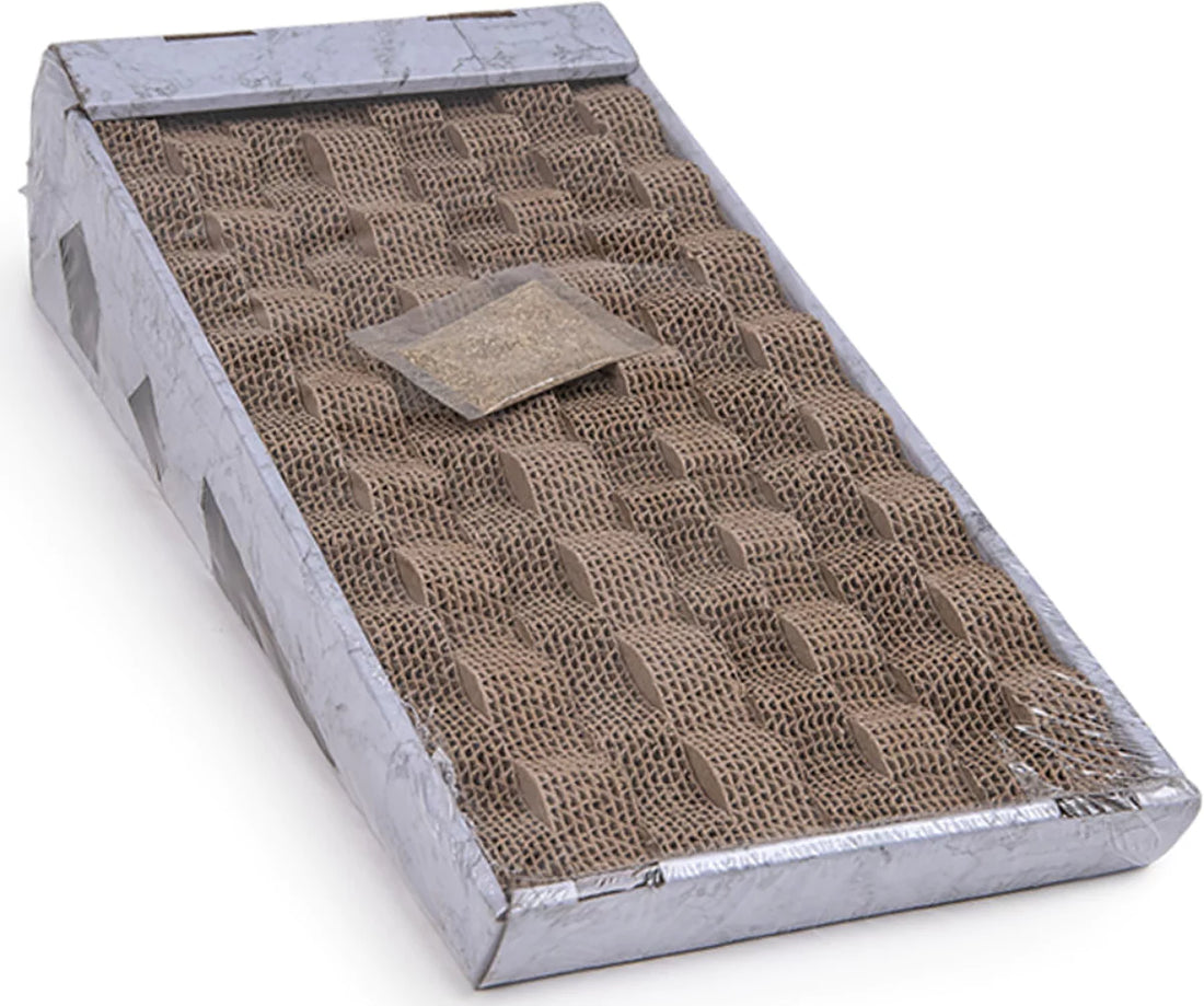 Grattoir pour chat en carton